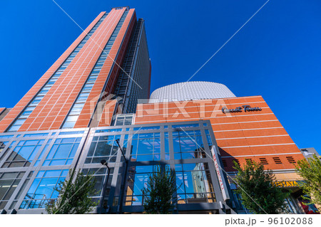 日本の東京都市景観 三軒茶屋駅前のキャロットタワーなどを望む 96102088