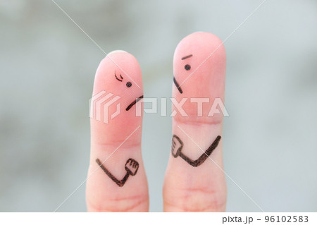 Fingers art of couple during quarrel. 96102583