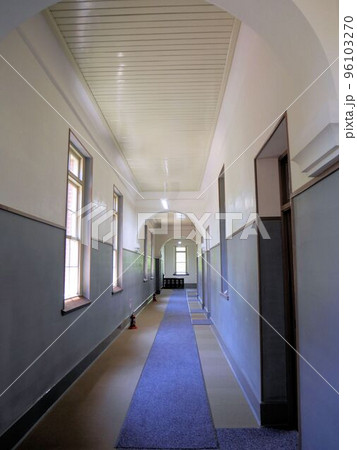 五高記念館の内観 廊下 (熊本市) 五高記念館の内観 廊下 (熊本市) 96103270