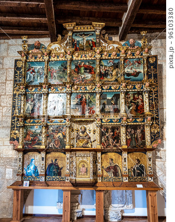 Interior of Iglesia De San Esteban, Church of St. Stephan in Burgos, Spain. 96103380