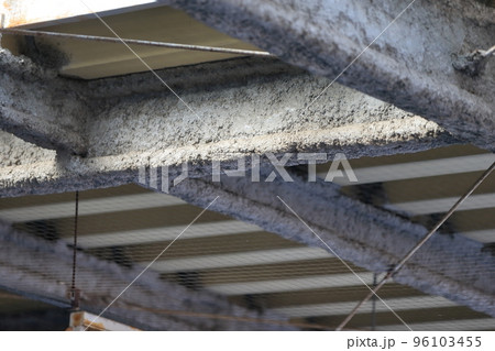 鉄骨の耐火被覆　イメージ 96103455