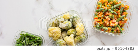 Frozen vegetables in containers 96104882