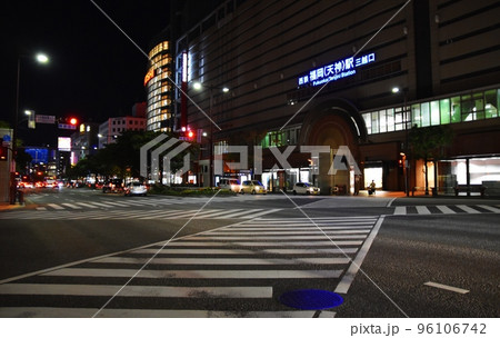 夜の西鉄福岡（天神）駅前　福岡 96106742