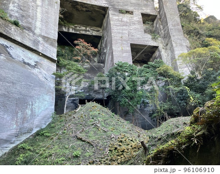 Nokogiri Yama is like natural museum famous for the unique shaped rocks or beautiful places. The ropeway was installed here with the investment cost of about 200million Yen (say US$ 1.85million). 96106910