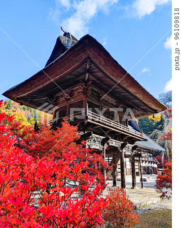 大町市・霊松寺（秋） 96109818