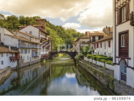 Pont and Nive river at Saint-Jean-Pied-de-Port, France Pont and Nive river at Saint-Jean-Pied-de-Port, France 96109974