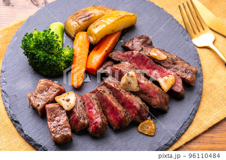 黒毛和牛のステーキ 黒毛和牛のステーキ 96110484