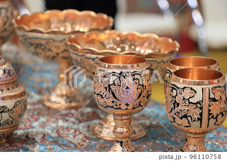 イランの伝統工芸 銅の食器 装飾された銅食器 イランの伝統工芸 銅の食器 装飾された銅食器 96110758