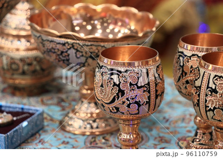 イランの伝統工芸 銅の食器 装飾された銅食器 イランの伝統工芸 銅の食器 装飾された銅食器 96110759