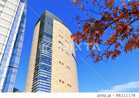 大阪府大阪市　大阪歴史博物館とNHK大阪放送局の建物 96111176