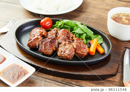 カットステーキ　ビーフステーキ　サイコロステーキ　国産和牛　ステーキ 96111546