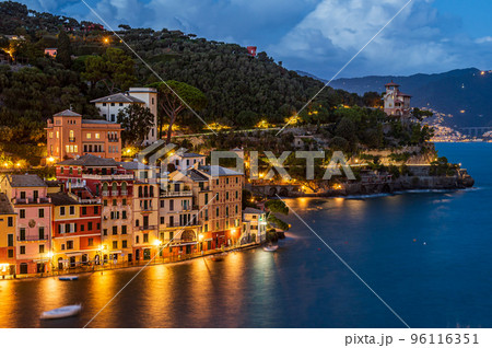 Townscape of Portofino by night 96116351