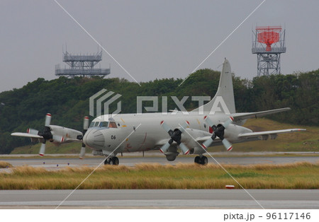 誘導路上の、海上自衛隊のP-3C対潜哨戒機(2008年那覇基地航空祭) 誘導路上の、海上自衛隊のP-3C対潜哨戒機(2008年那覇基地航空祭) 96117146