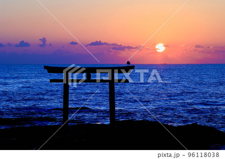 大洗海岸の日の出 11月上旬 大洗海岸の日の出 11月上旬 96118038