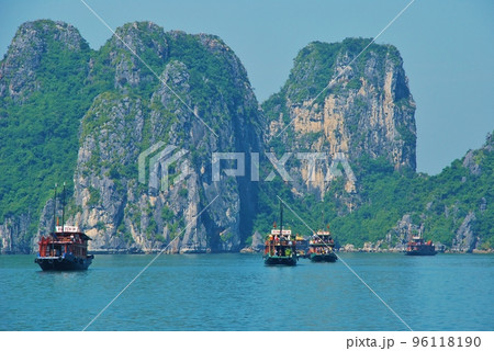 世界遺産  ベトナム・ハロン湾 96118190
