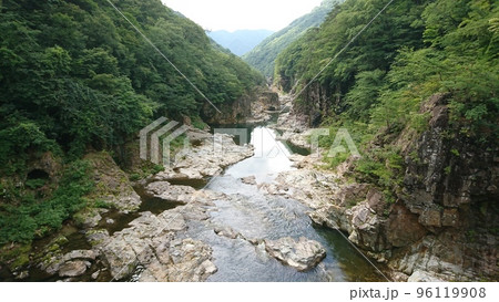 夏の虹見橋から望む龍王峡上流側眺望 夏の虹見橋から望む龍王峡上流側眺望 96119908