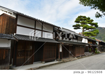 風情ある街並み　近江八幡新町通り 96122608