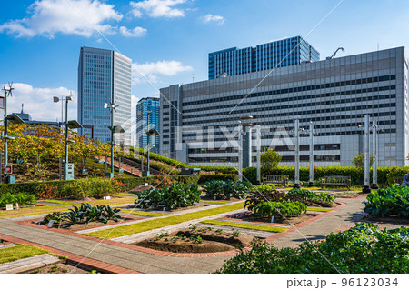 【大阪】大阪ステーションシティ 天空の農園 【大阪】大阪ステーションシティ 天空の農園 96123034