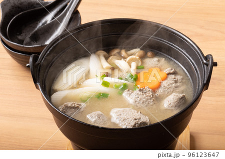 ［宮城県］サンマのすり身汁　(秋刀魚のつみれ汁) 96123647