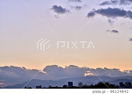 秋の夕暮れの寂しさ 秋の夕暮れの寂しさ 96124642