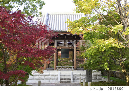 智積院 鐘楼 紅葉 智積院 鐘楼 紅葉 96128004