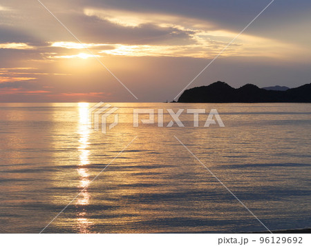 室積海岸の夕日(山口県光市)② 室積海岸の夕日(山口県光市)② 96129692