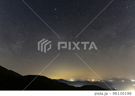 瀬戸内の早春の星景 多島美の空の天の川 瀬戸内の早春の星景 多島美の空の天の川 96130196