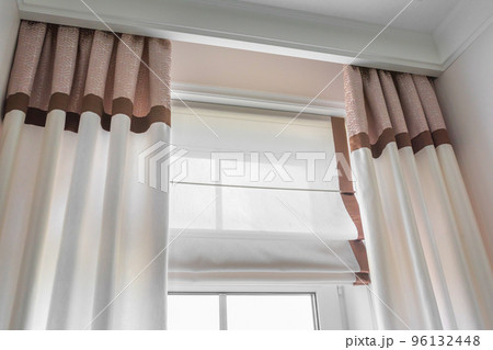 Curtain interior decoration in living room 96132448
