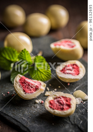 White chocolate White chocolate 96132695