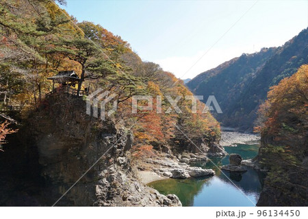 龍王峡渓谷の紅葉の風景(龍王峡) 龍王峡渓谷の紅葉の風景(龍王峡) 96134450