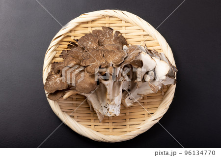 秋田県産 原木舞茸 秋田県産 原木舞茸 96134770