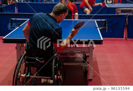 men tennis players wheelchair table tennis competition 96135594
