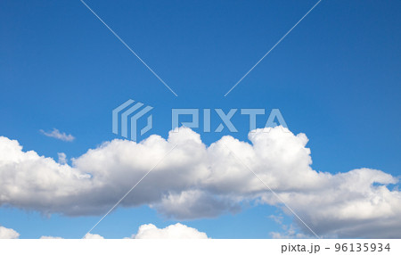 秋の雲 96135934