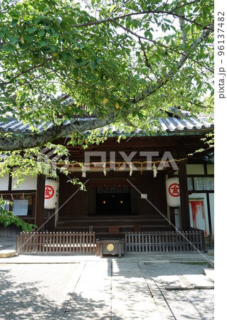 金比羅宮は香川県の像頭山に鎮座する神社です。 96137482