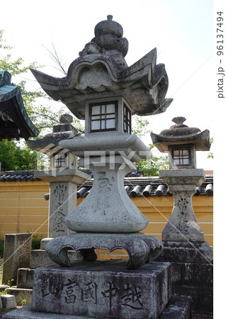 金比羅宮は香川県の像頭山に鎮座する神社です。 金比羅宮は香川県の像頭山に鎮座する神社です。 96137494