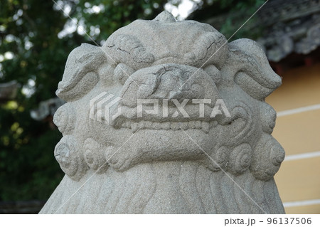 金比羅宮は香川県の像頭山に鎮座する神社です。 96137506