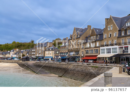 View of waterfront in Cancale, France 96137657