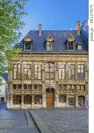 Building dating from the 16th century, Rouen, France 96137675
