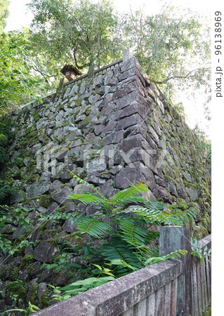 金比羅宮は香川県の像頭山に鎮座する神社です。 96138969