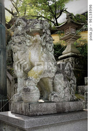 金比羅宮は香川県の像頭山に鎮座する神社です。 金比羅宮は香川県の像頭山に鎮座する神社です。 96138996