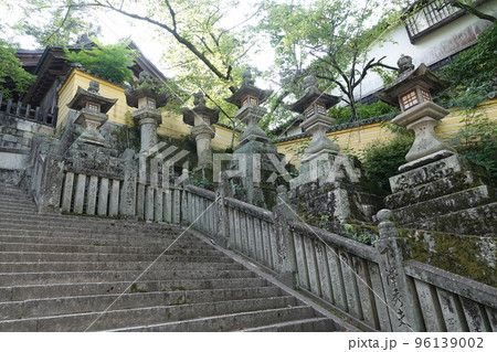 金比羅宮は香川県の像頭山に鎮座する神社です。 96139002