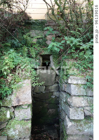 金比羅宮は香川県の像頭山に鎮座する神社です。 金比羅宮は香川県の像頭山に鎮座する神社です。 96139016