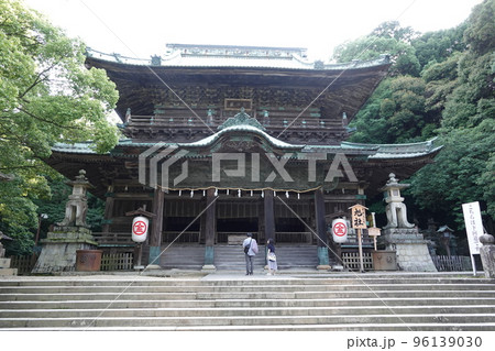 金比羅宮は香川県の像頭山に鎮座する神社です。 金比羅宮は香川県の像頭山に鎮座する神社です。 96139030