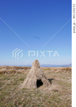 The Aso area is home to the worlds biggest inhabited volcanic caldera, known as Mount Aso.  It is also Japans largest grassland area and home to some gorgeous scenery. 96139252