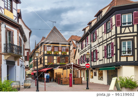 Street in Obermai, Alsace, France 96139602