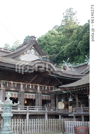 金比羅宮は香川県の像頭山に鎮座する神社です。 金比羅宮は香川県の像頭山に鎮座する神社です。 96140273