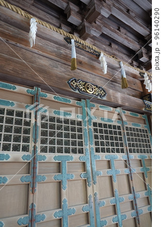 金比羅宮は香川県の像頭山に鎮座する神社です。 金比羅宮は香川県の像頭山に鎮座する神社です。 96140290