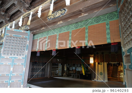 金比羅宮は香川県の像頭山に鎮座する神社です。 金比羅宮は香川県の像頭山に鎮座する神社です。 96140293