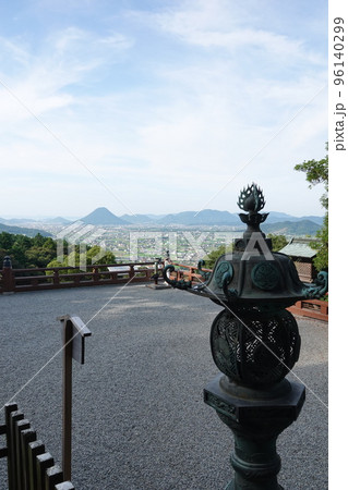 金比羅宮は香川県の像頭山に鎮座する神社です。 金比羅宮は香川県の像頭山に鎮座する神社です。 96140299