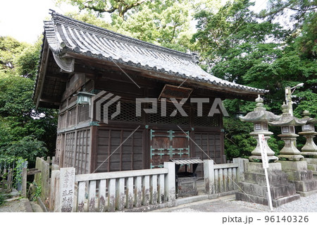 金比羅宮は香川県の像頭山に鎮座する神社です。 金比羅宮は香川県の像頭山に鎮座する神社です。 96140326